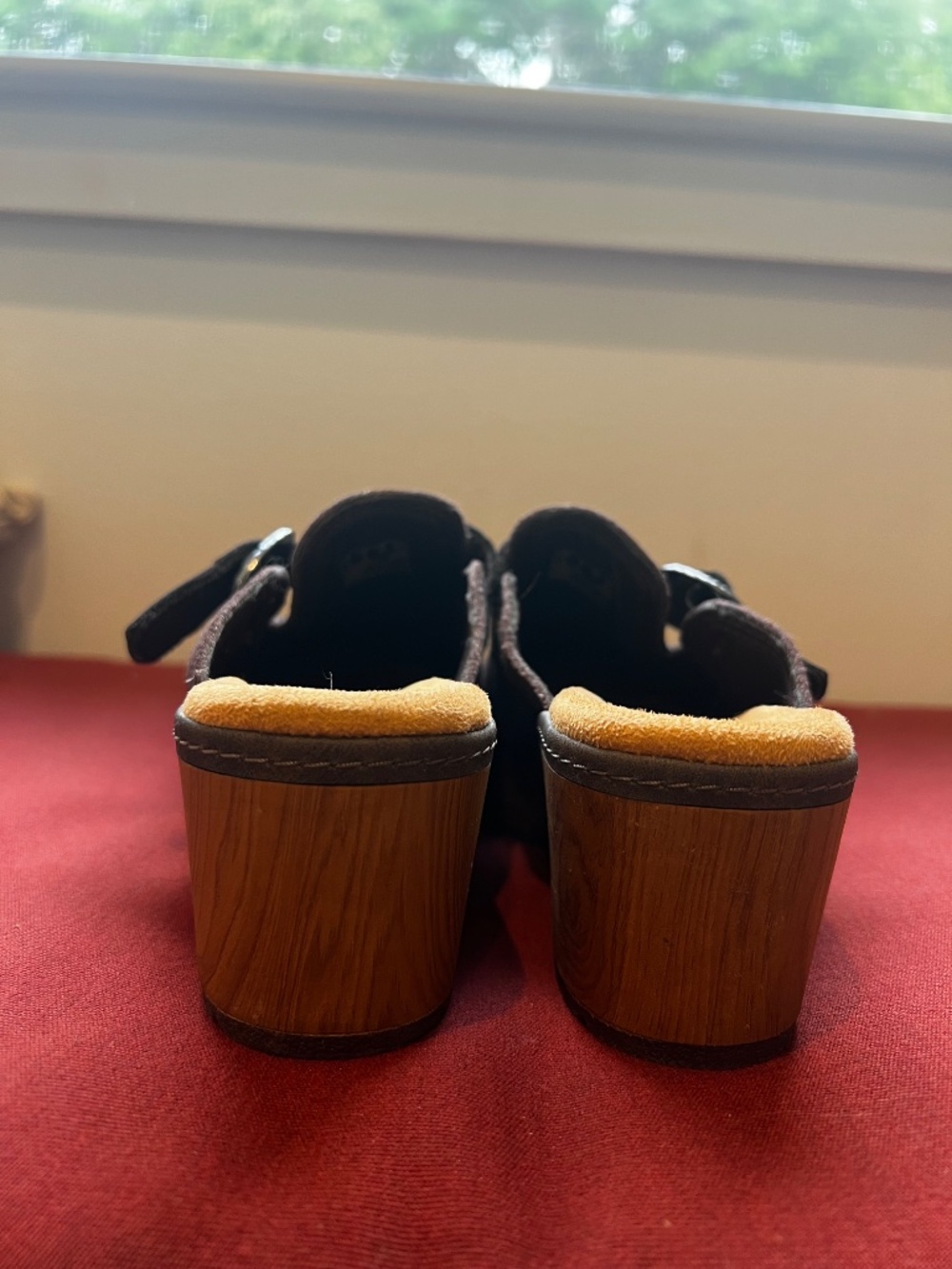 Clark’s clogs - Picture 2 of 3